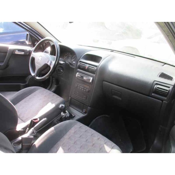 opel astra g berlina del año 2001