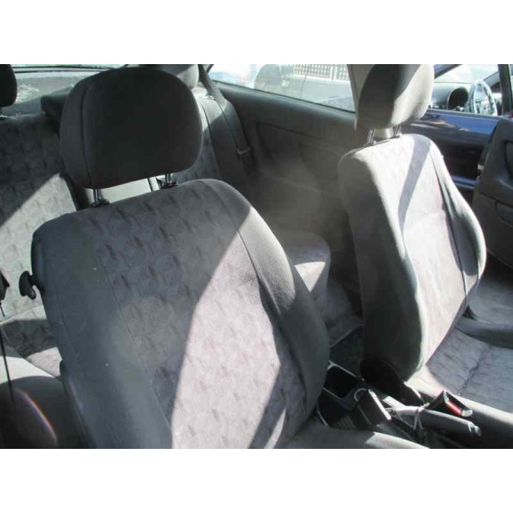 opel astra g berlina del año 2001