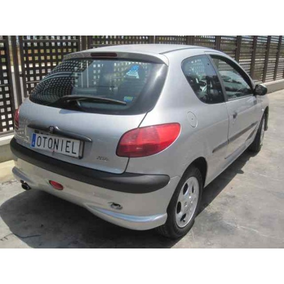 peugeot 206 berlina del año 2000