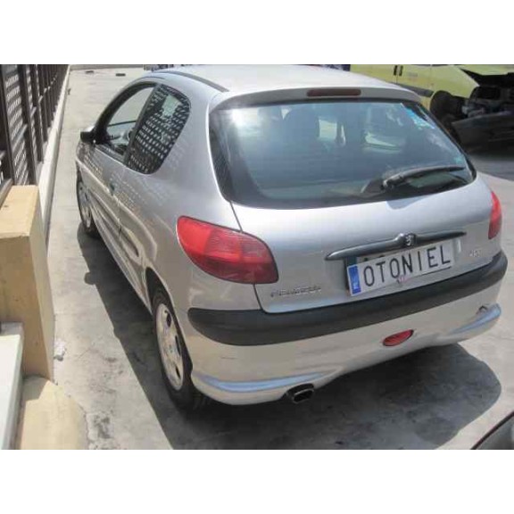 peugeot 206 berlina del año 2000