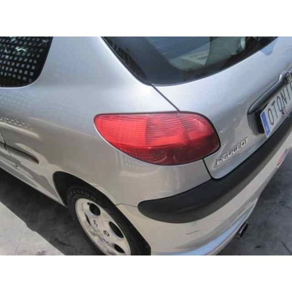 peugeot 206 berlina del año 2000