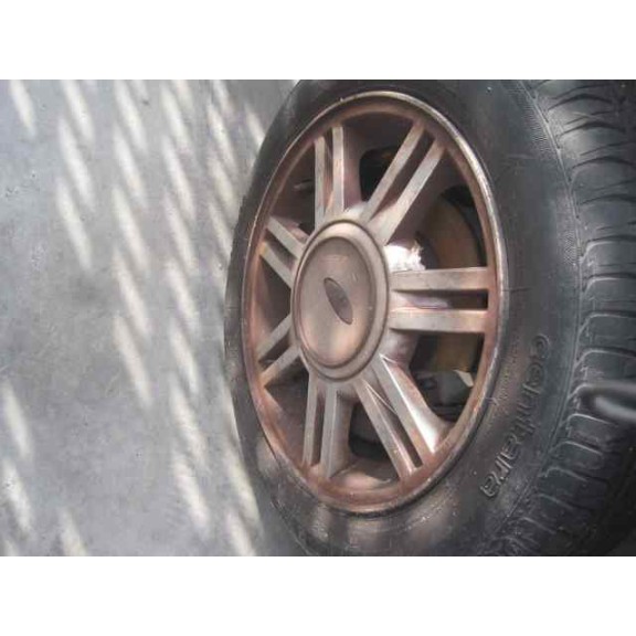 ford fiesta berlina del año 2002