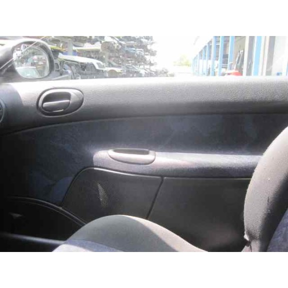 peugeot 206 berlina del año 2000