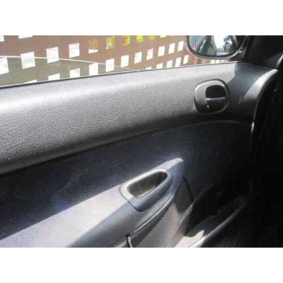 peugeot 206 berlina del año 2000