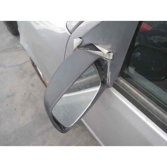 ford fiesta berlina del año 2002