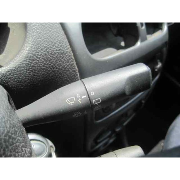 peugeot 206 berlina del año 2000