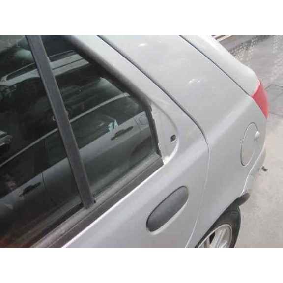 ford fiesta berlina del año 2002