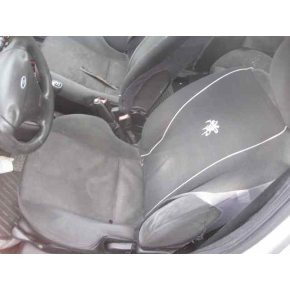 ford fiesta berlina del año 2002