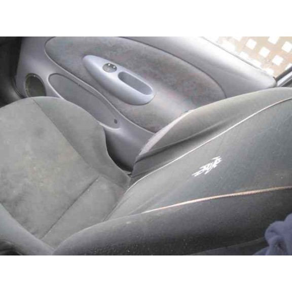 ford fiesta berlina del año 2002