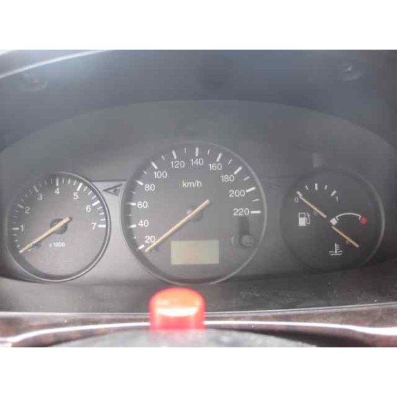 ford fiesta berlina del año 2002