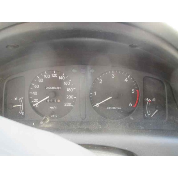 toyota corolla (e11) del año 2000