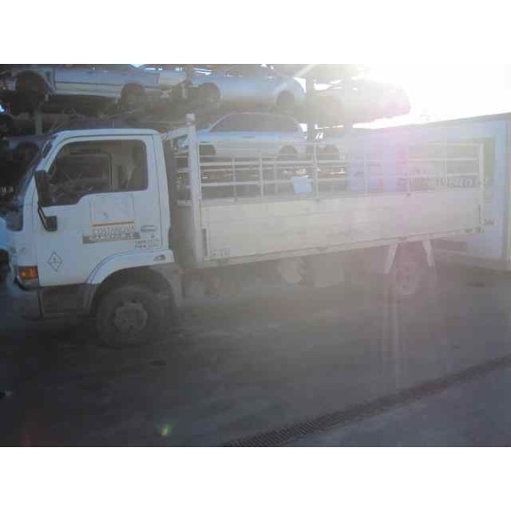 nissan cabstar del año 2000