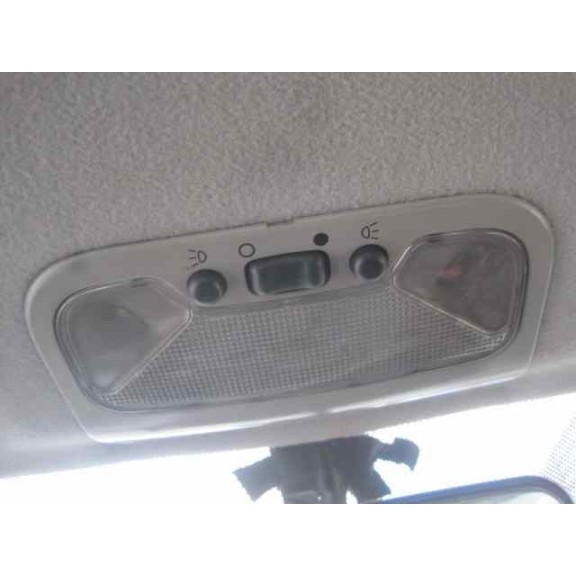 ford fiesta berlina del año 2002