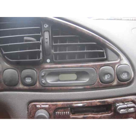 ford fiesta berlina del año 2002