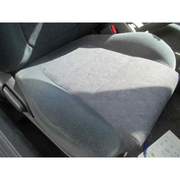 toyota corolla (e11) del año 2000