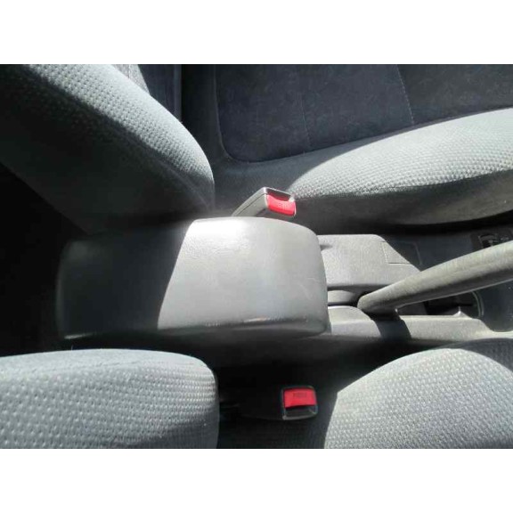 toyota corolla (e11) del año 2000