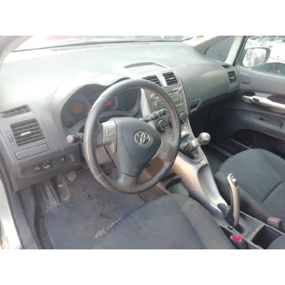 toyota auris del año 2007