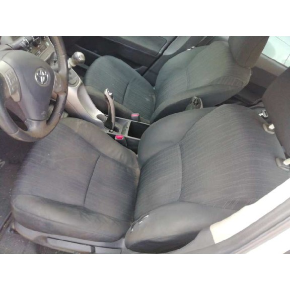 toyota auris del año 2007