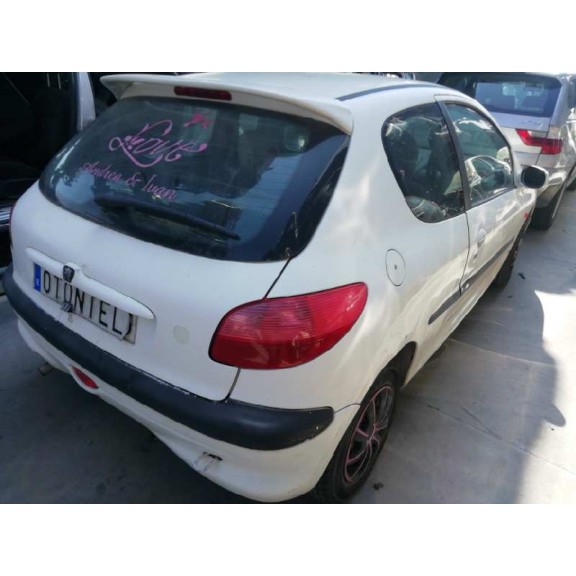 peugeot 206 berlina del año 2000