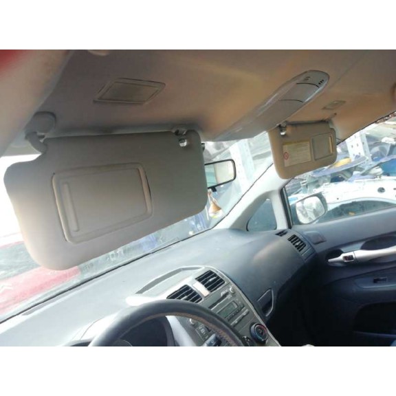 toyota auris del año 2007