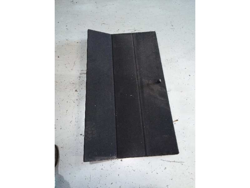 Recambio de bandeja trasera para kia carens ( ) concept referencia OEM IAM 85720A4000  