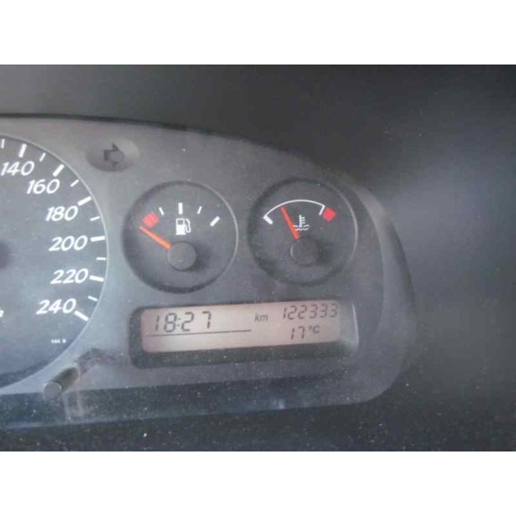 nissan primera berlina (p11) del año 2000