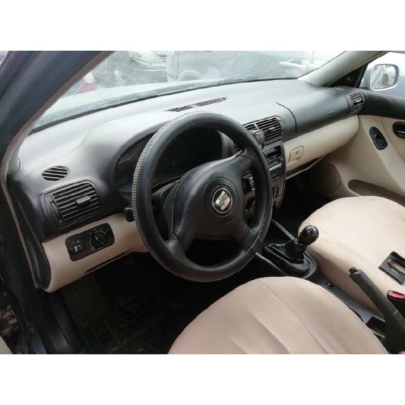 seat toledo (1m2) del año 2001