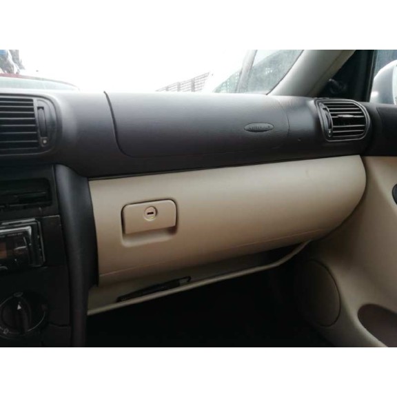 seat toledo (1m2) del año 2001