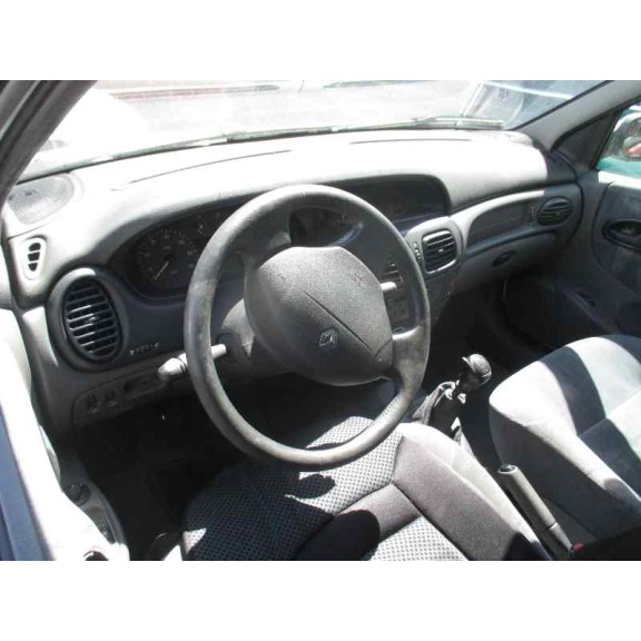 renault megane i fase 2 berlina (ba0) del año 2000