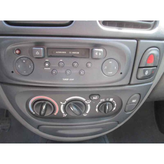 renault megane i fase 2 berlina (ba0) del año 2000