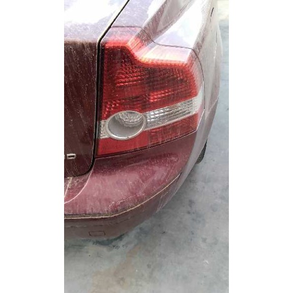 volvo s40 berlina del año 2004