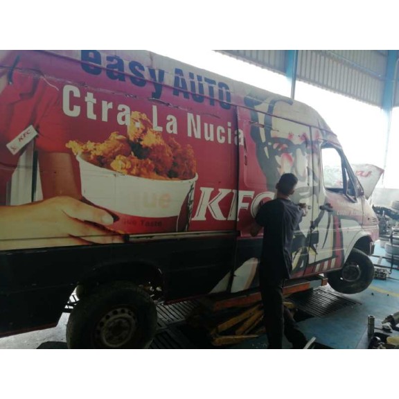 mercedes-benz sprinter 02.00  caja cerrada del año 2002