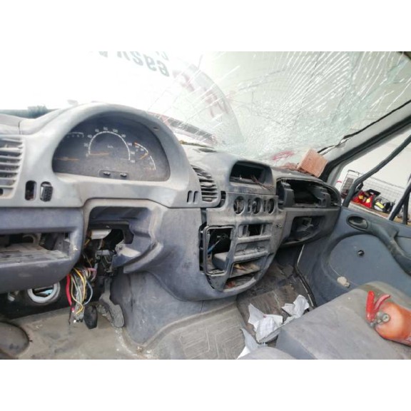 mercedes-benz sprinter 02.00  caja cerrada del año 2002