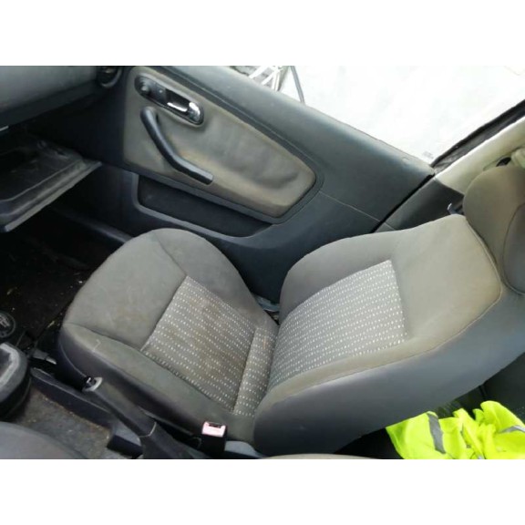 seat ibiza (6l1) del año 2004