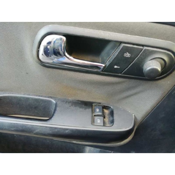 seat ibiza (6l1) del año 2004