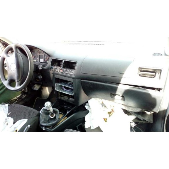 volkswagen golf iv berlina (1j1) del año 2000