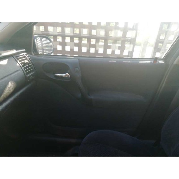 opel vectra b berlina del año 2001