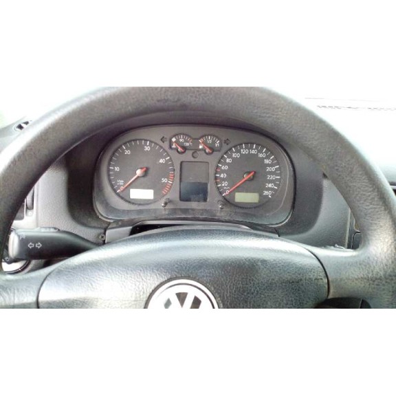 volkswagen golf iv berlina (1j1) del año 2000