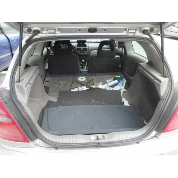 nissan almera (n16/e) del año 2001