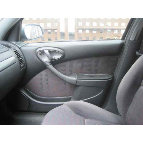 citroën xsara berlina del año 1999