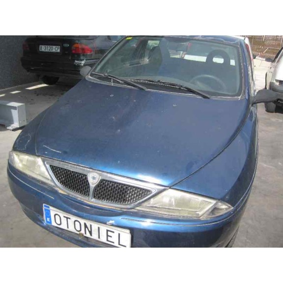 lancia lancia y del año 2001