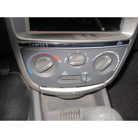 lancia lancia y del año 2001