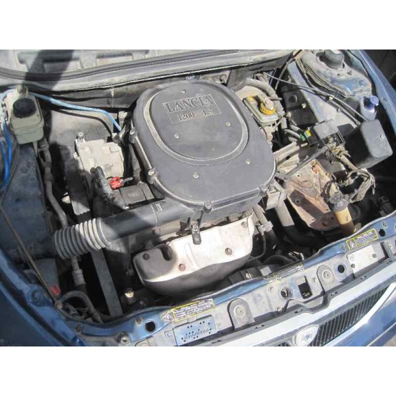 lancia lancia y del año 2001