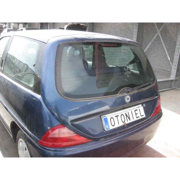 lancia lancia y del año 2001