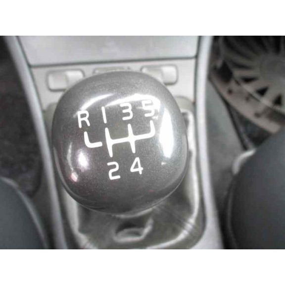 volvo v40 familiar del año 2000