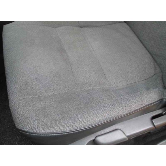 volvo v40 familiar del año 2000