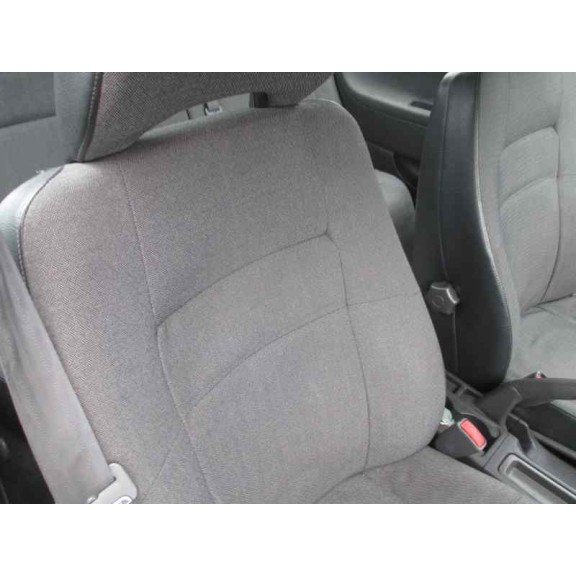 volvo v40 familiar del año 2000