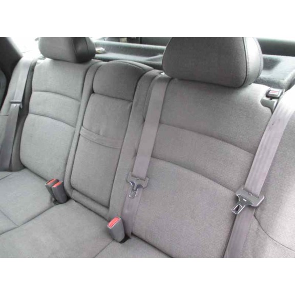 volvo v40 familiar del año 2000