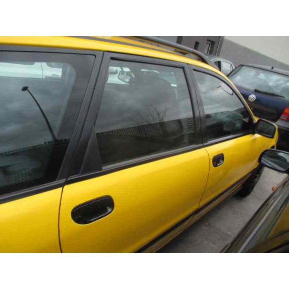 volvo v40 familiar del año 2000