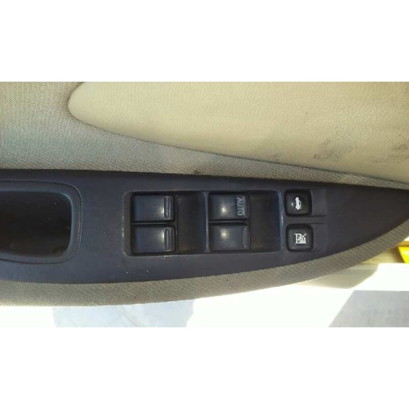 nissan primera berlina (p12) del año 2003